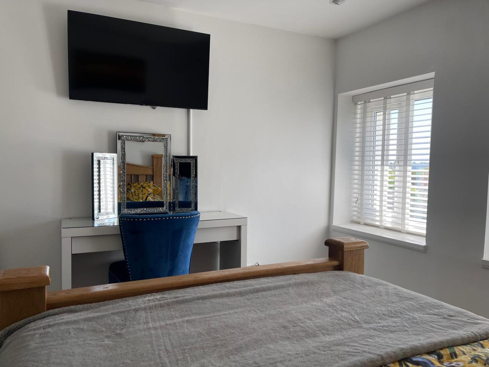 Seascape Penthouse With Free Parking Apartment Plymouth Exterior photo